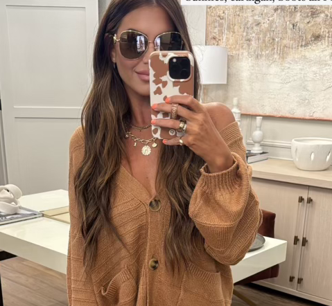 Collectors Charm Necklace: Gold