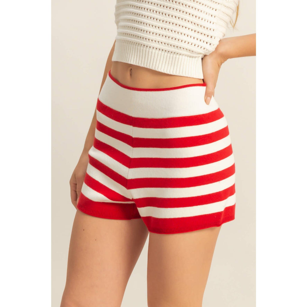 Fitted Striped Knit Shorts: RED/CREAM