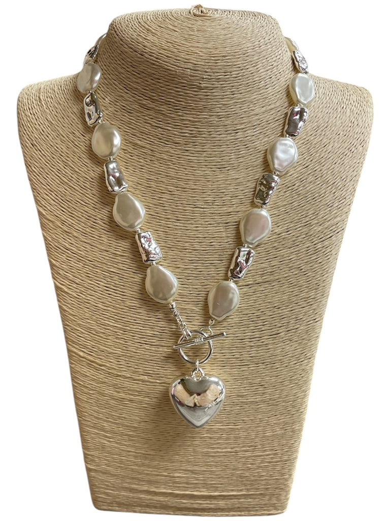 Pearl and Heart Short Necklace