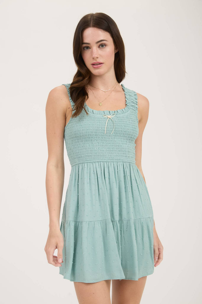 CLIPDOT BOW DETAIL SMOCKED SLEEVELESS MINI DRESS: WHITE
